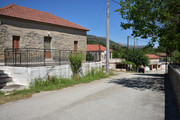 Douka-Bryse-(4)