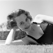 Teresa-Wright-b09
