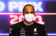 [Imagen: lewis-hamilton-mercedes-at-pre-1-3.jpg]