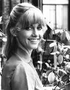 Olivia-Newton-Johnon-md85