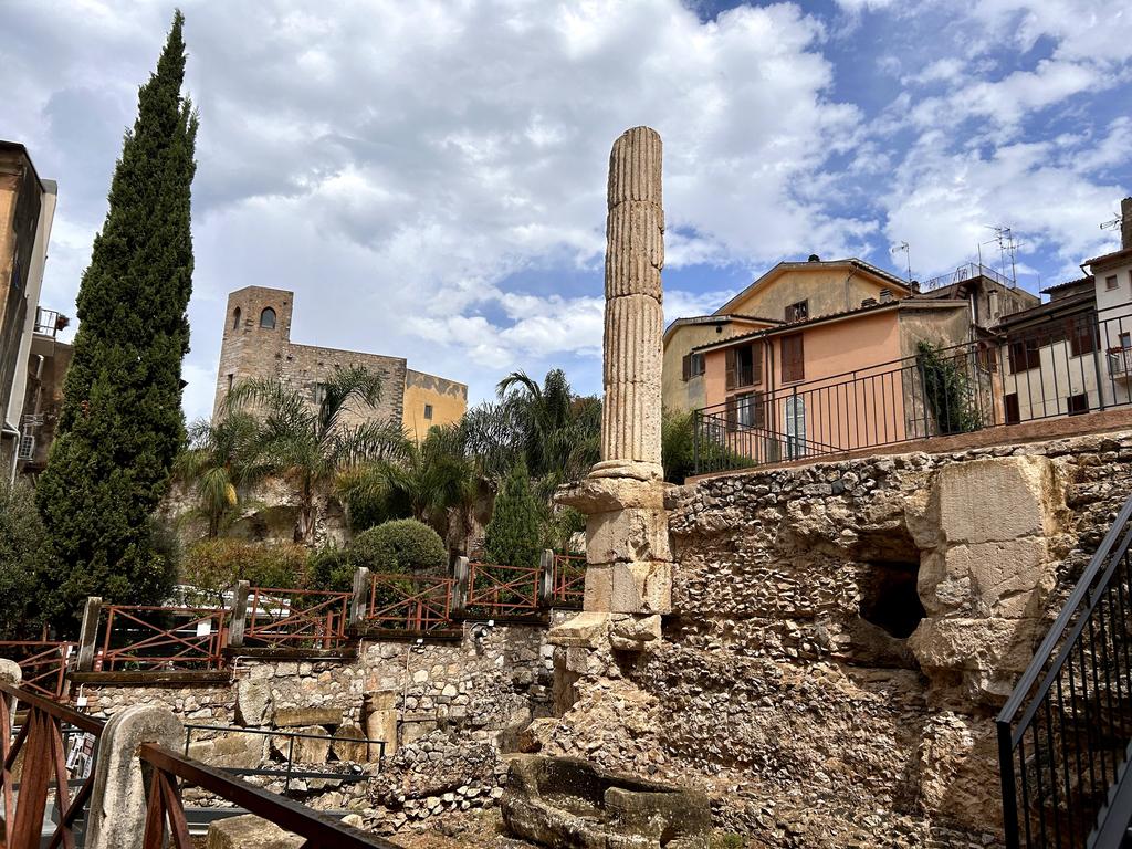 Жаркий сентябрь на побережье Тирренского моря.