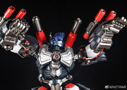Flame-Toys-Furai-Action-Optimus-Primal-07