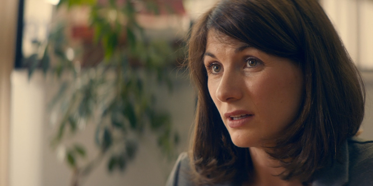 Broadchurch (2013) - S03E01 - Episode 1 (1080p x265 RCVR).mkv_sn