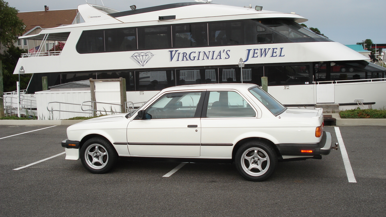 BMW - 325es - 1986 - 2d - Coupe - Manual Transmission - Julio. -