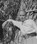 Grace-Kelly-md55