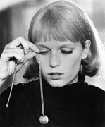 mia-farrow-b89