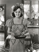 paulette-goddard-mc58