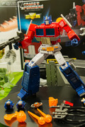 Masterpiece-MP-44-Convoy-Optimus-Prime-V3-03