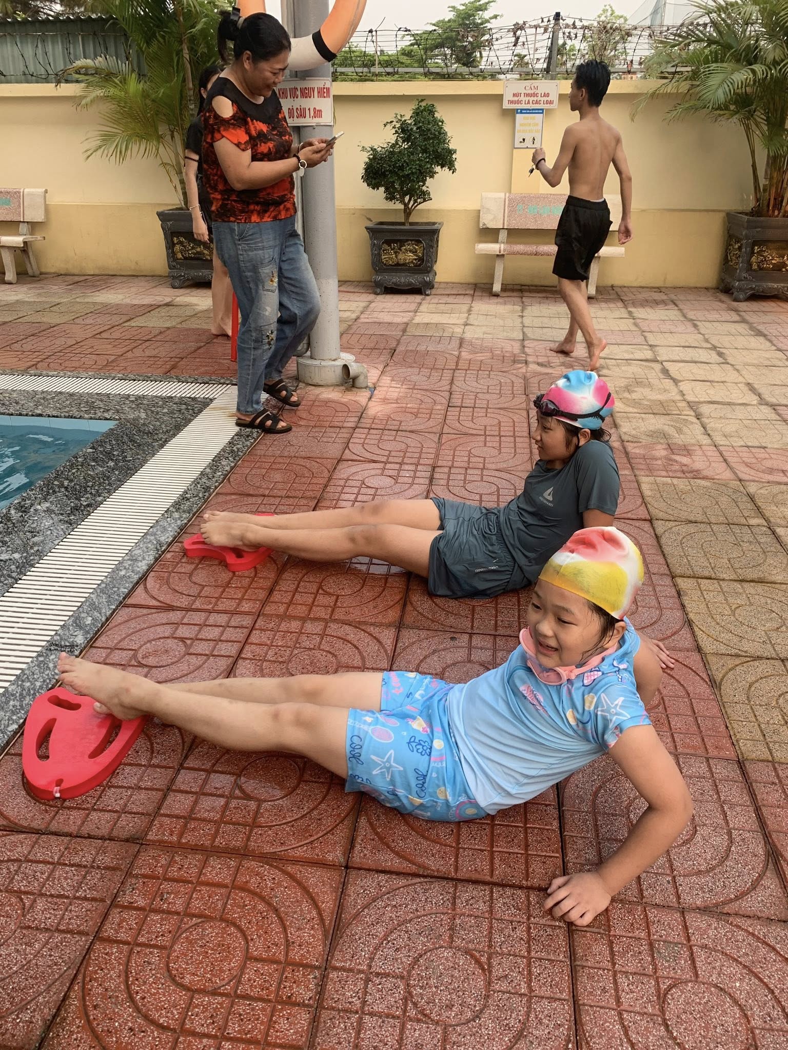 học bơi nhóm