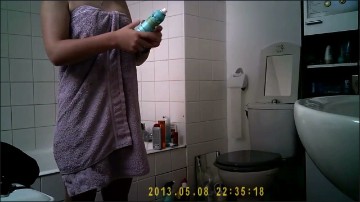 [Image: Voyeur11695115355.jpg]