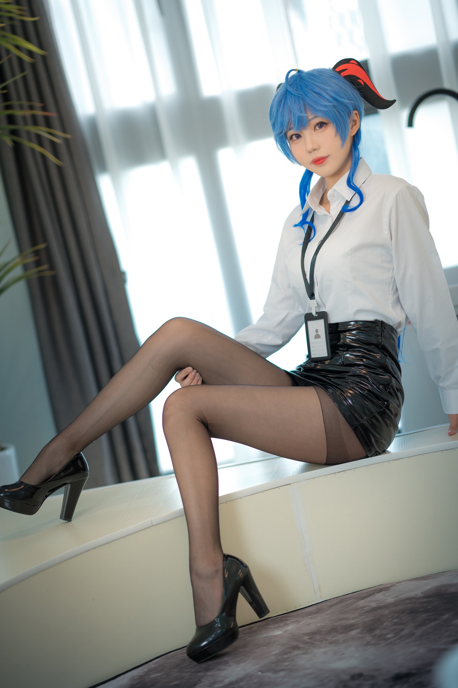 无影喵喵 甘雨 OL 风 Cosplay 写真合集｜原神角色高清图集（35P｜366MB）插图3