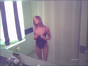 [Image: Voyeur23785102014.jpg]