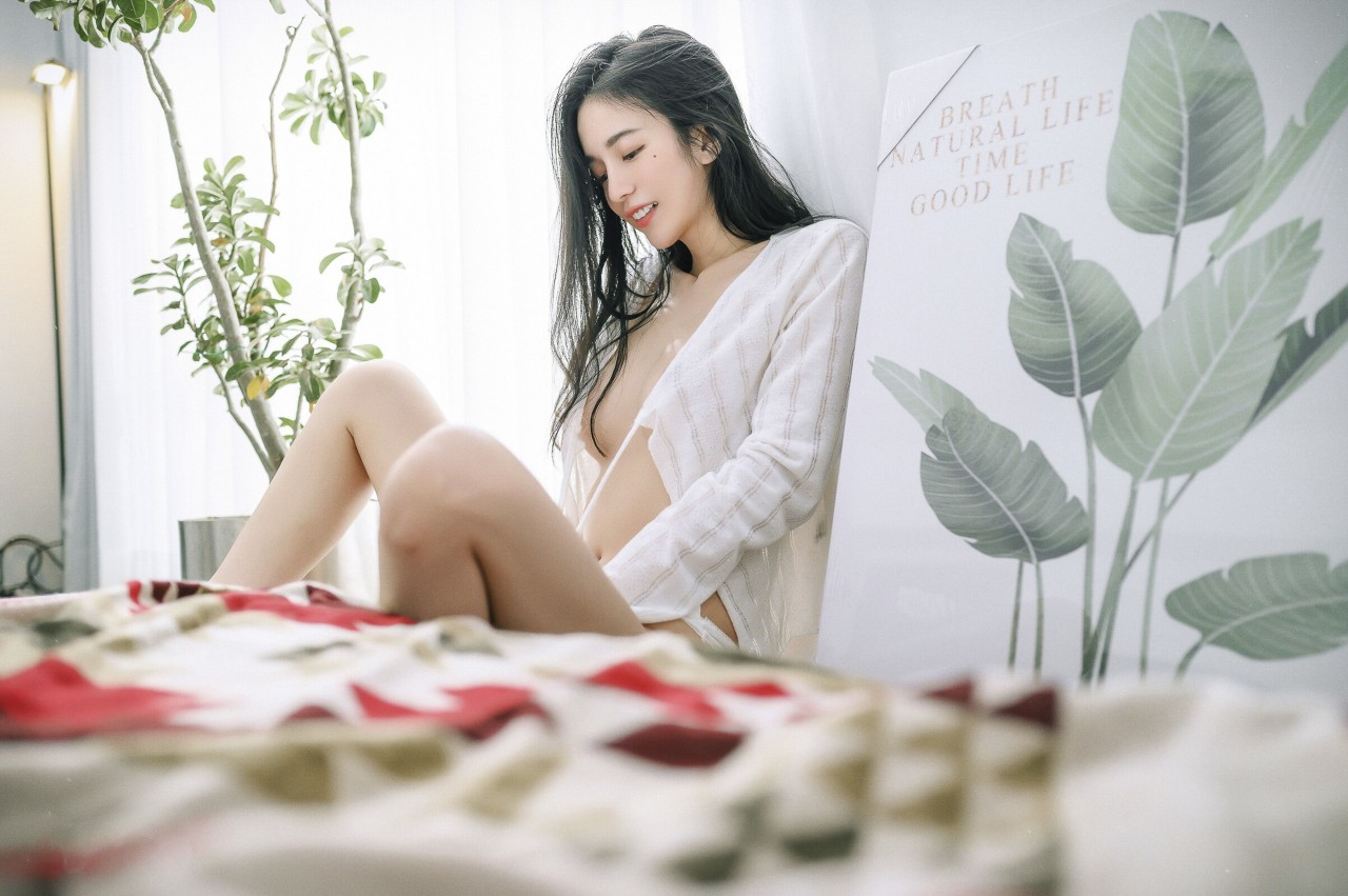 JVID辰辰《妖精女友》写真照，内裤，慵懒与性感美图插图