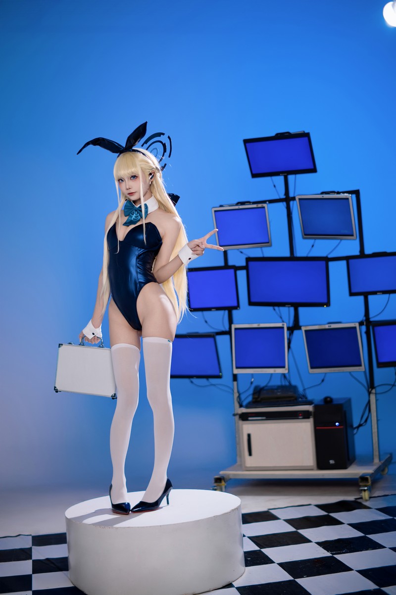 艾西Aiwest 小时兔女郎Cosplay写真图集 兔女郎主题高清图集 35P (394.4M)插图7