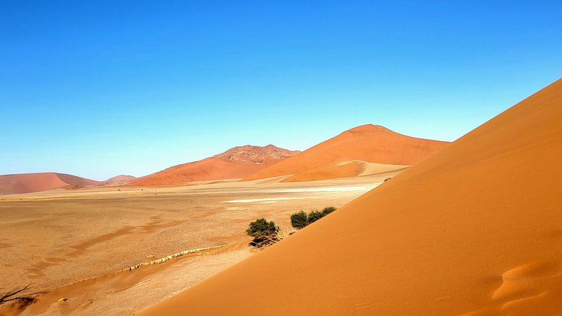 Африканские каникулы - зверики Крюгера, пески Намибии, воды Виктории
