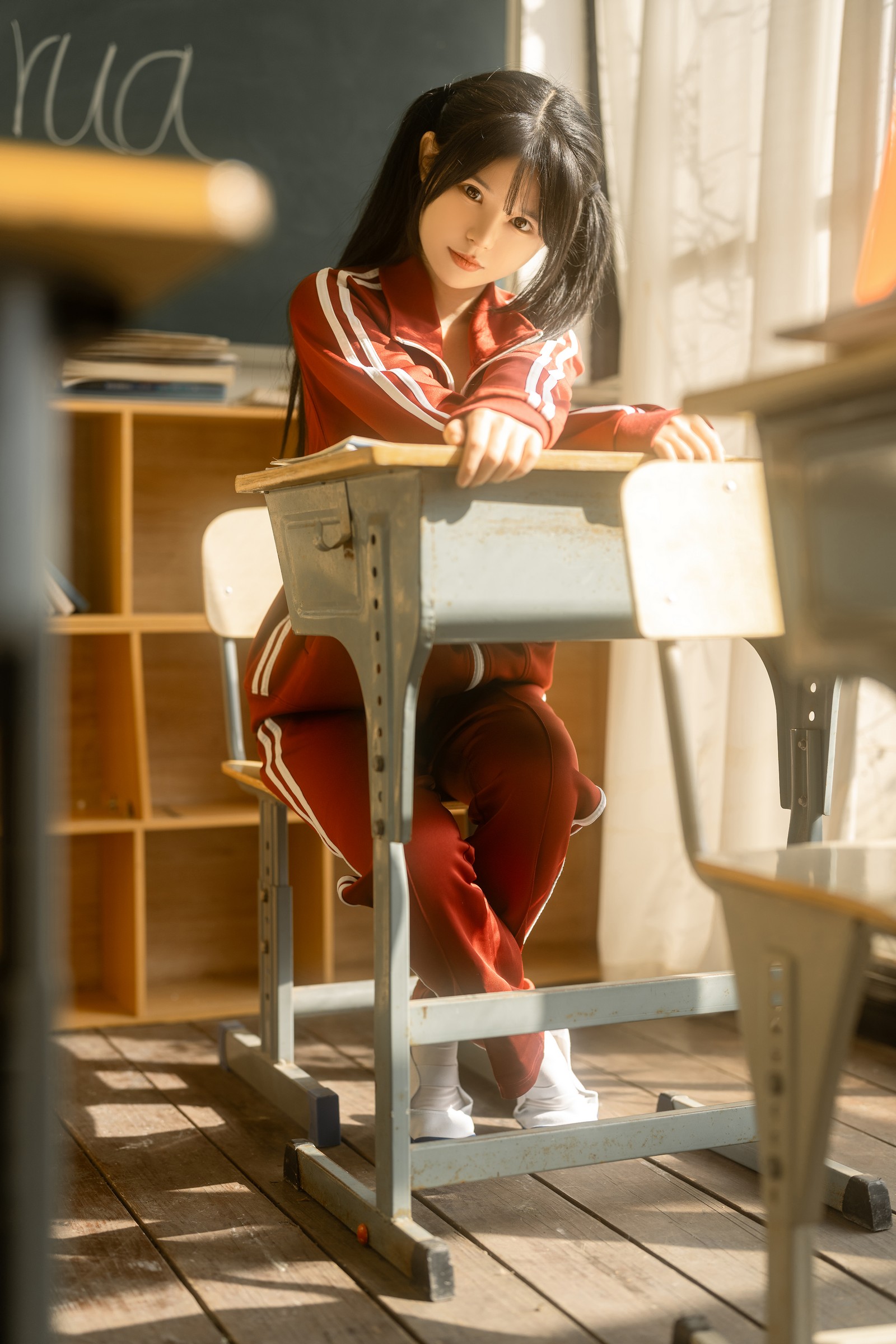 rua阮阮 课间阳光 红色校服 写真集｜青春校园风格摄影插图4
