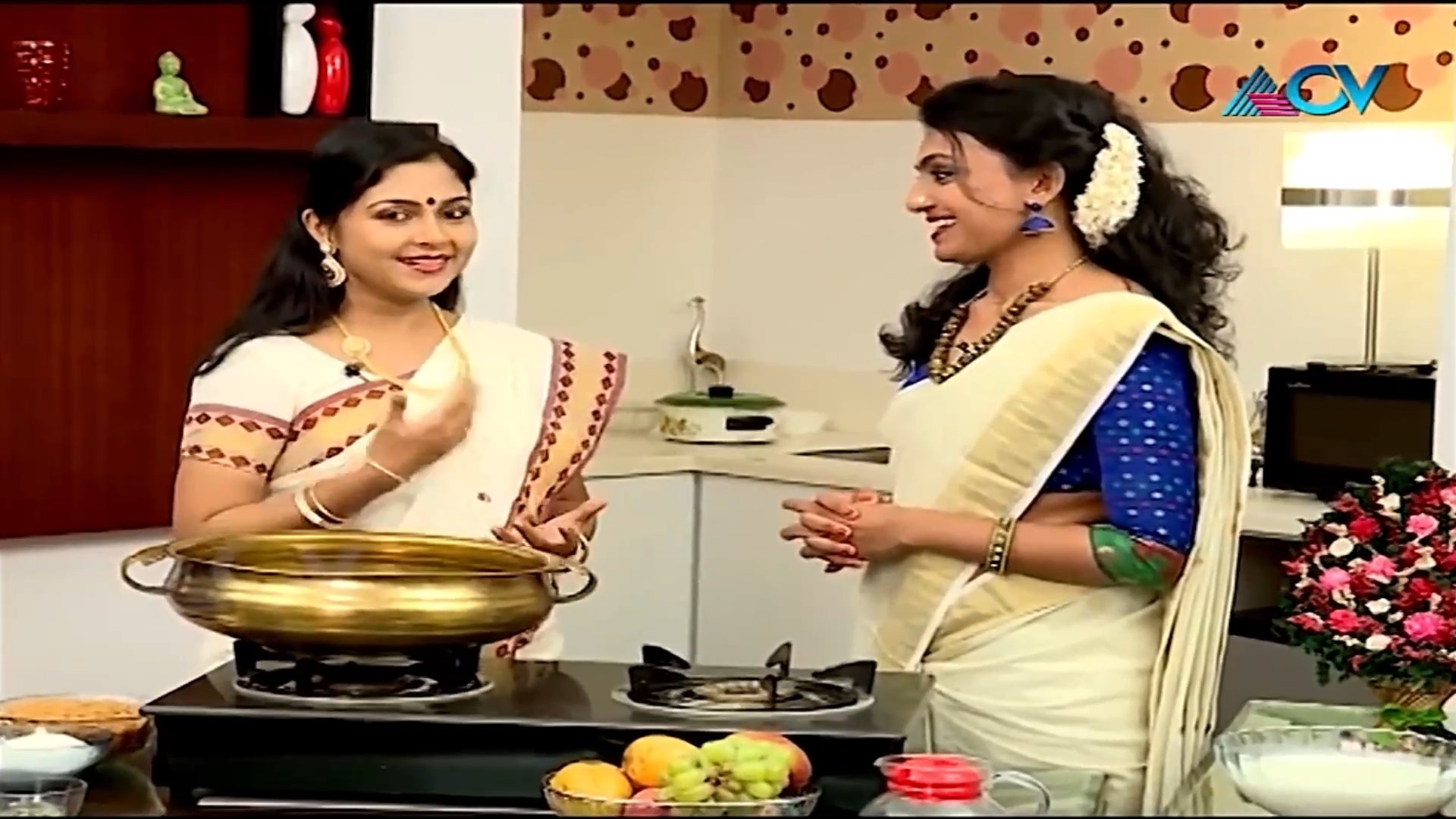 Malayalam Anchor Wide Sexy Tummy show in Kerala set Saree mkv snapshot