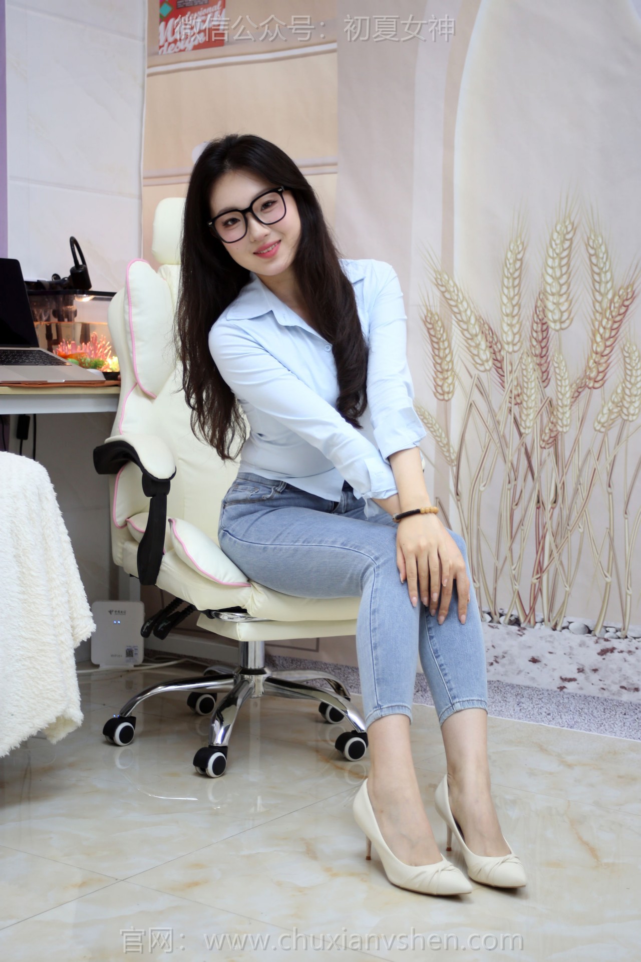 夏小小nude《初夏女神》写真，室内的，清新与优雅的双重享受插图4