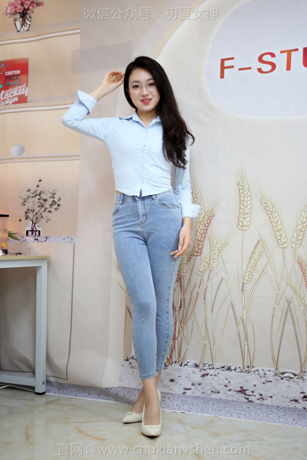 夏小小nude《初夏女神》写真，室内的，清新与优雅的双重享受插图6