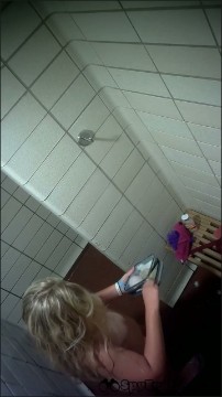 [Image: Voyeur5095123641.jpg]