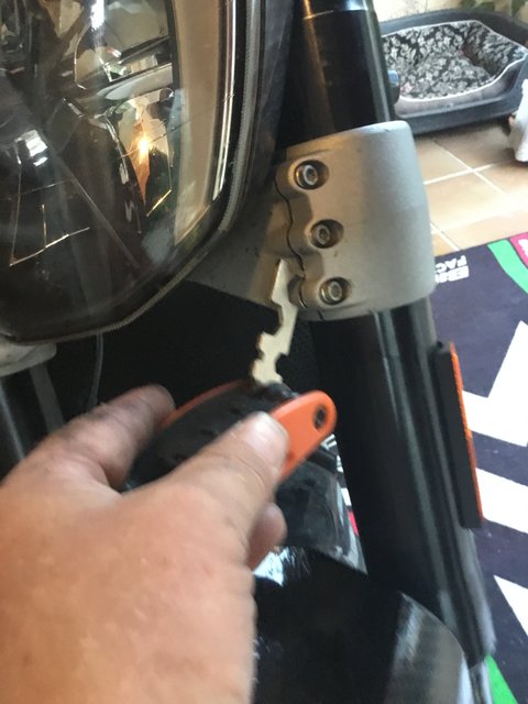 E8EA6255-7C7D-430F-B859-D39DC3D74530