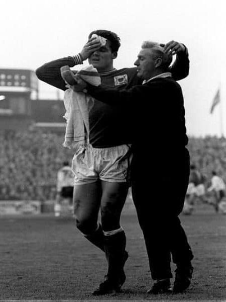 [Image: Nottingham-Forest-trainer-Tommy-Cavanagh...d-head.jpg]