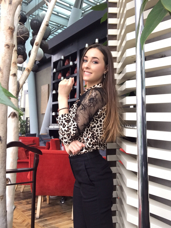 C9674FF9-E757-4C91-A85B-5E654111BCD5