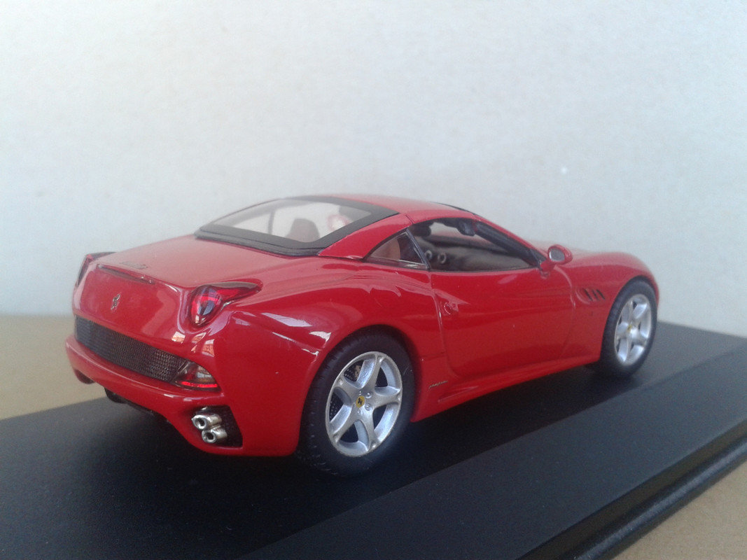 2009 Ferrari California (Hot Wheels Elite) (14)