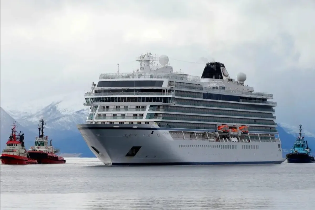 Crucero noruego abandona a 8 pasajeros en isla africana