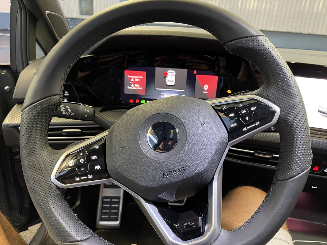 B0D393E2-8DFA-4FE3-B37B-233734B8E357