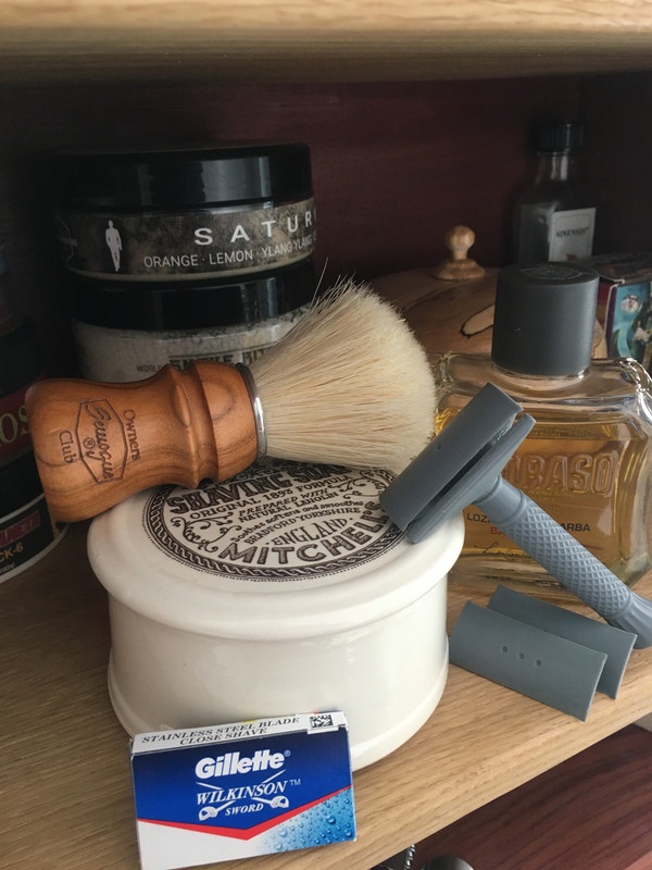 EAFE3FA1-2206-40AF-ACF0-5AC19BDA0398