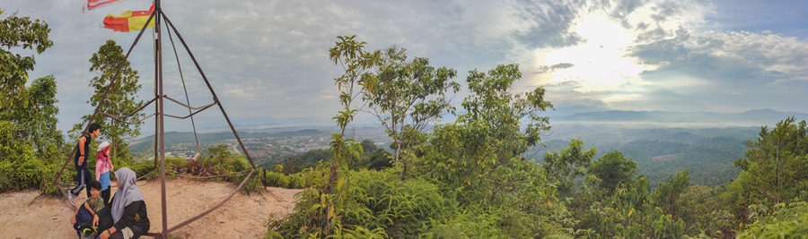 pemandangan dari puncak bukit rm2