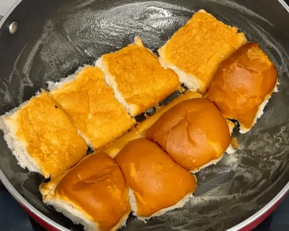 Toast Pav with Butter