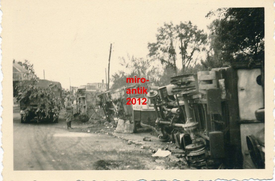 Foto, Wehrmacht, zerstörte LKW, Vormarsch, Frank