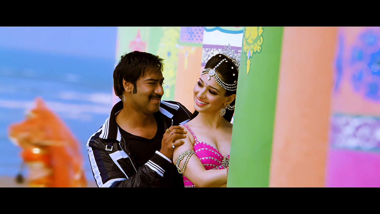 Tamanna Hot Song From Himmatwala Naino Main Sapna 4K (Best Quality).mp4_snapshot_01.06_[2021.04.05_1
