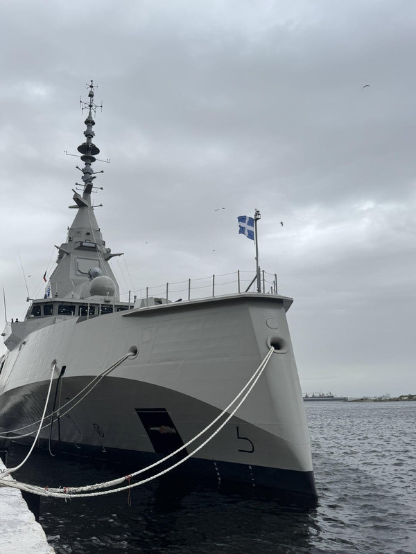hellenic-navy-fdi-frigate-hs-kimon-at-the-salamis-naval-v0-j9vr67lgj9gg1.jpg