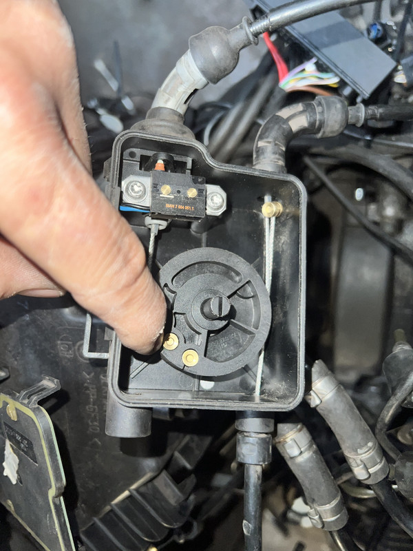 EDBFECA6-2FFE-4F52-9821-9CF0D547465C