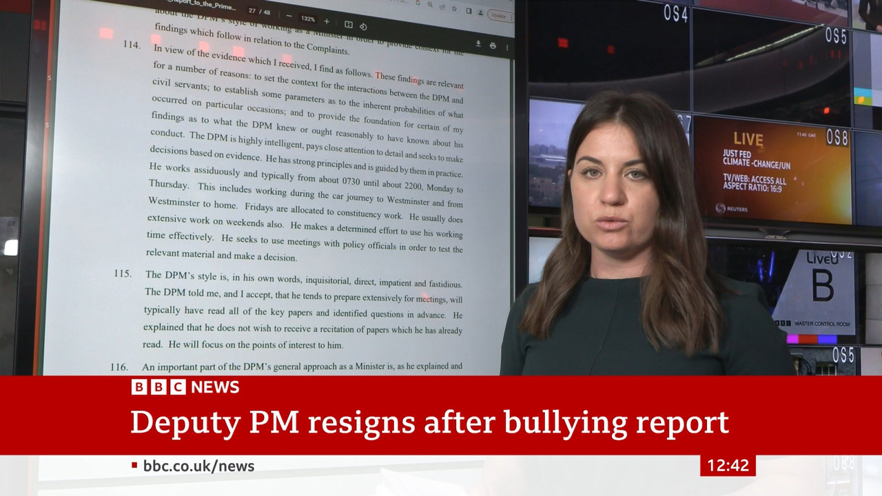 04.21 - 12.00.00 - BBC News. The latest news from the BBC. [S]..ts_snapshot_00.42.52.359