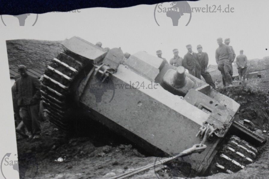 ein org. Foto 2. WK Deutscher Panzer Sturmgeschü