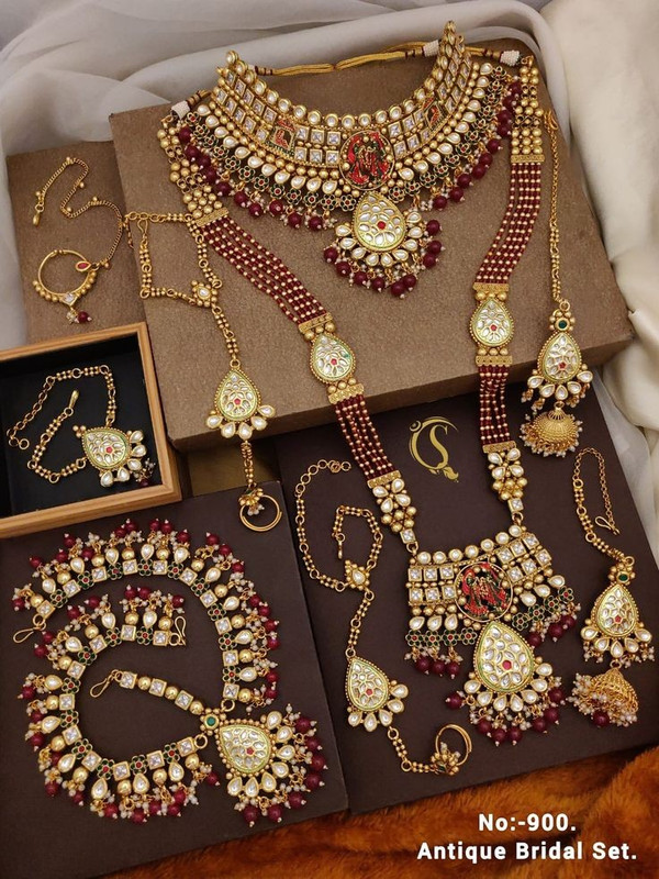 Party wear
