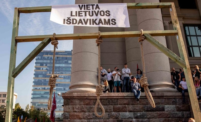 Apklausa - ko labiausiai bijo visų laikų geriausia valdančioji dauguma?
