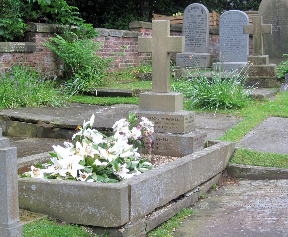 Mrs-Gaskell-s-grave-Knutsford-geograph-org-uk-3832304