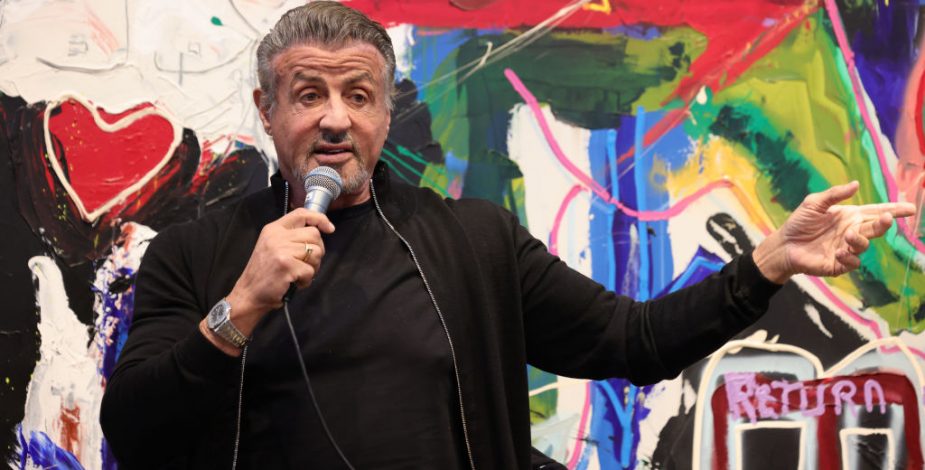 Sylvester Stallone debuta como pintor en exhibición de arte en Alemania