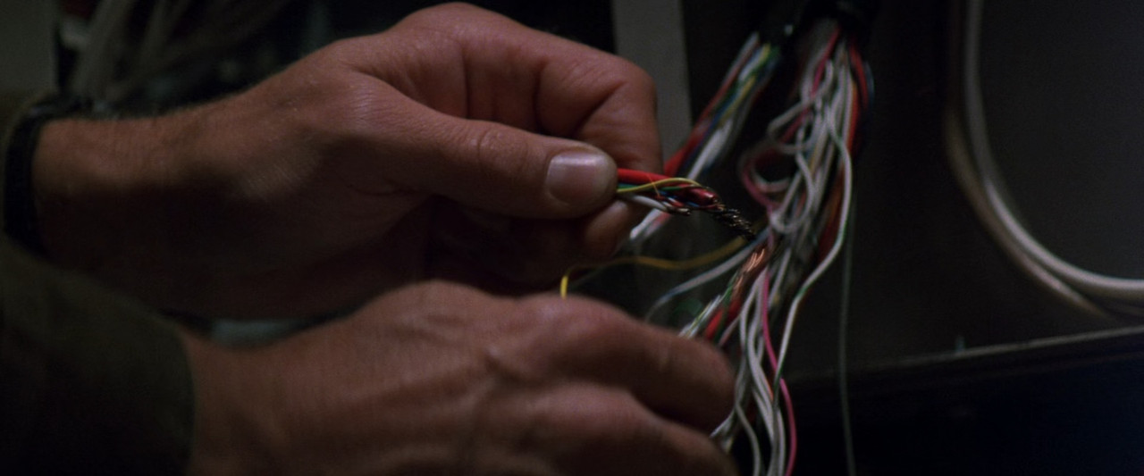 Executive Decision 1996 (1080p x265 10bit Tigole