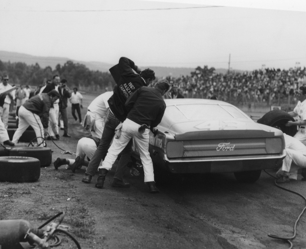 A2425E87-49EE-4762-B492-9EDEA4CDE64B