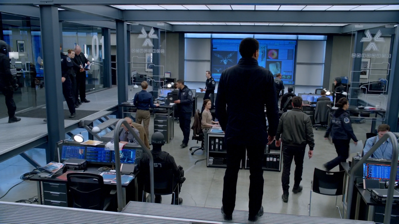 Almost.Human.S01E01Fattore.umano.ITA.ENG.1080p.WEB-DLMux.H.264-Morpheus.mkv_snapshot_20.55_[2020.08.