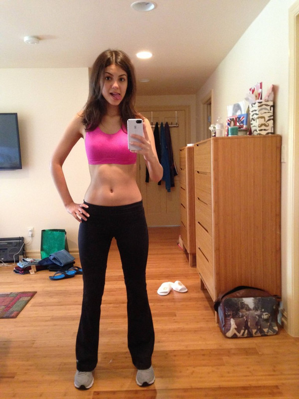[Image: Victoria-Justice-Naked-006-768x1024.jpg]