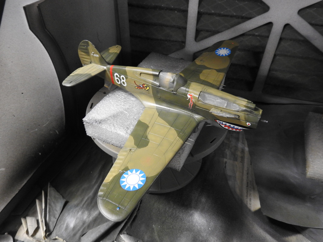 Curtiss P-40C Hawk, Bronco 1/48 - Sida 3 DSCN2117