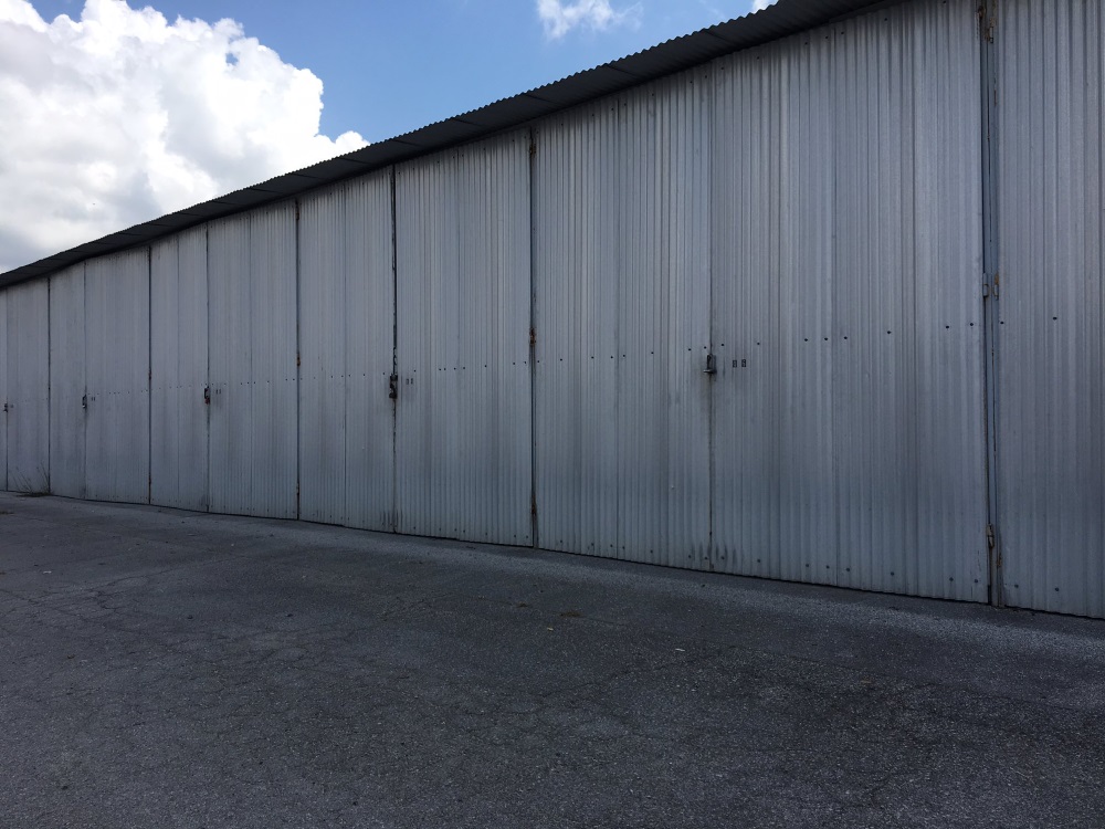 Businesses can find many uses for self storage, with storage unit sizes of 800 square feet or more!