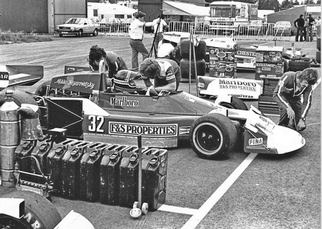 1977-s.jpg